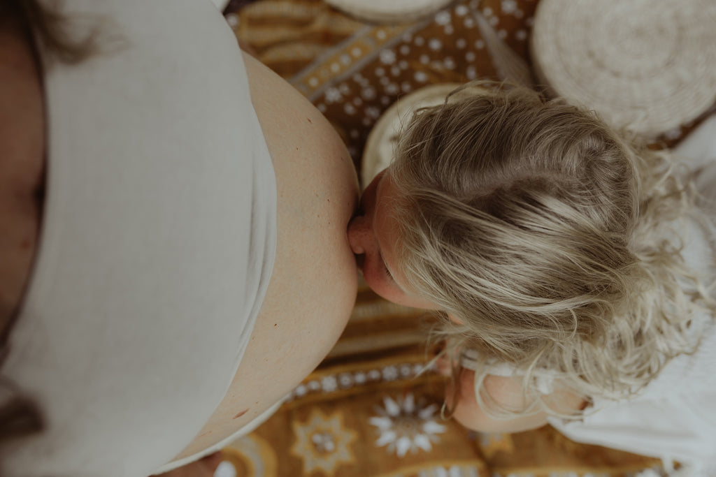 Dadels tijdens zwangerschap en bevalling vermindert kans op complicaties